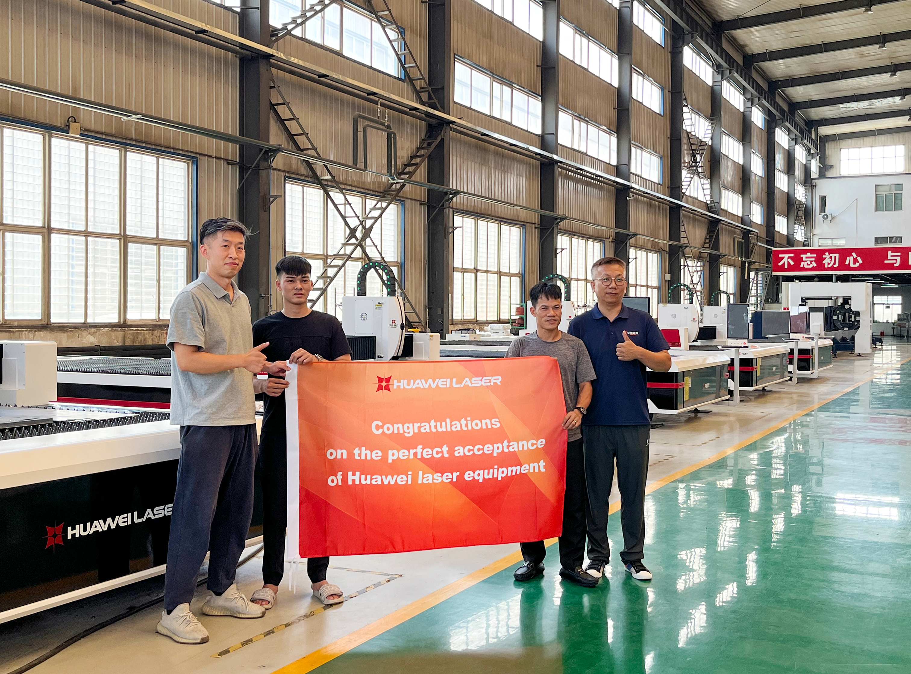वियतनाम को 6000W 6020 लेजर कटर की सफल डिलीवरी